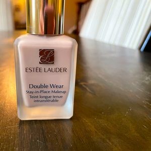 Estée Lauder Double-Wear Foundation 2C3 Fresco